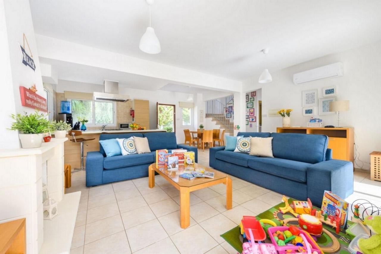 Protaras Villa Athamas Blue ภายนอก รูปภาพ