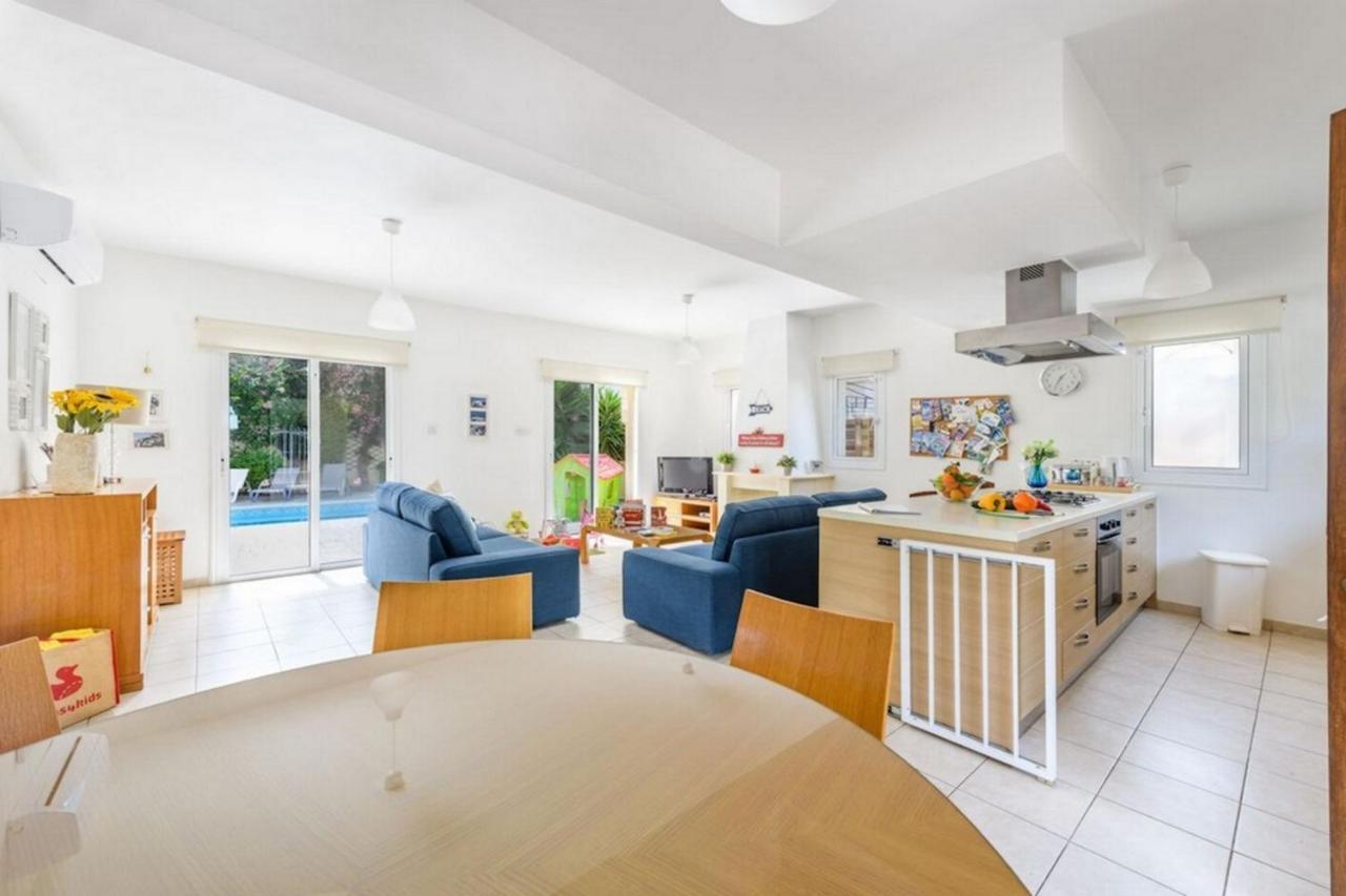 Protaras Villa Athamas Blue ภายนอก รูปภาพ
